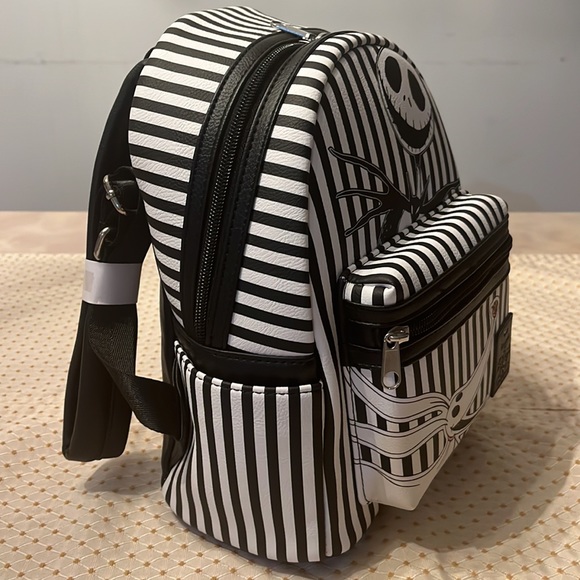 🌹Host Pick🌹Loungefly nightmare before Christmas mini backpack - hard to find - Picture 2 of 9